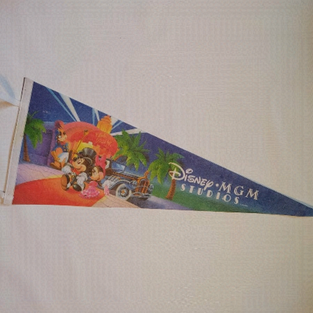 VINTAGE DISNEY MGM Studios Pennant CLUB DAISY GLAM Mickey and Minnie 1987